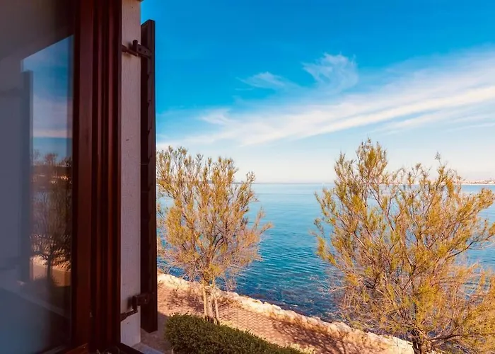 First Row By The Sea Apartment