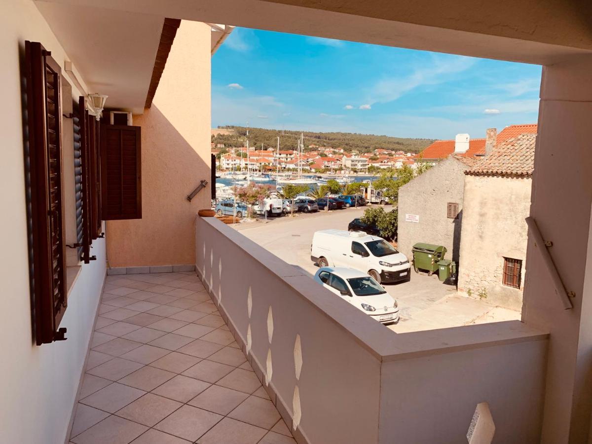 Apartment First Row By The Sea Bibinje