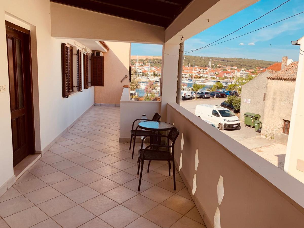 Apartment First Row By The Sea Bibinje